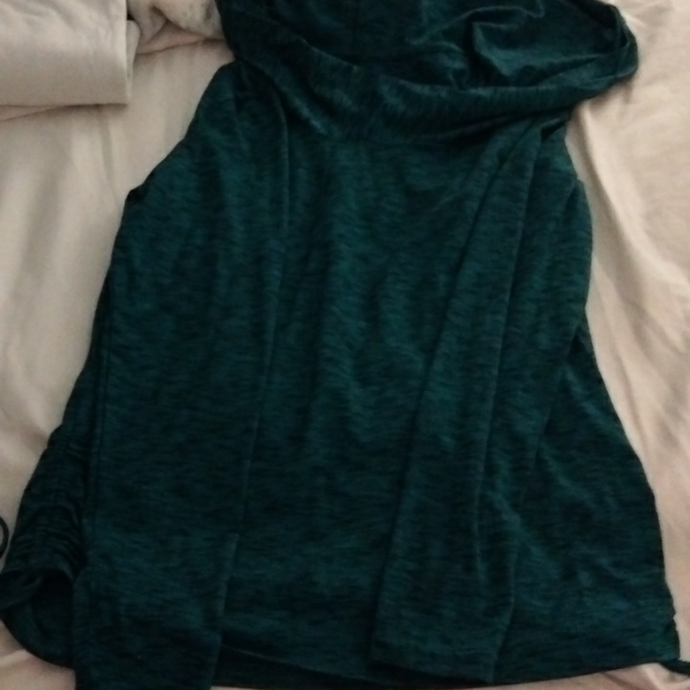 Enlighten active Green and Black long sleeve with hood and sinched sides